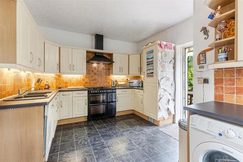undefined, Bridge Road, Torquay