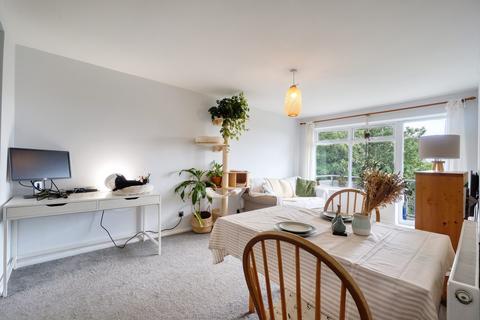 3 bedroom flat for sale, Dyke Road Avenue, Hove, BN3