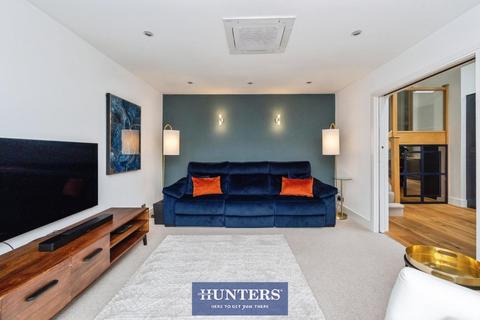 18 Ashes Lane, Stalybridge, SK15 2RH