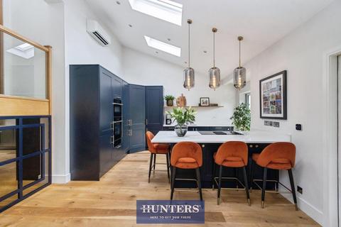 18 Ashes Lane, Stalybridge, SK15 2RH