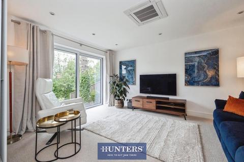 18 Ashes Lane, Stalybridge, SK15 2RH