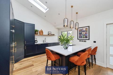 18 Ashes Lane, Stalybridge, SK15 2RH