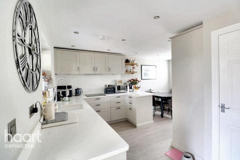13 Penhale Close, Bromley, Orpington, BR6 9XS