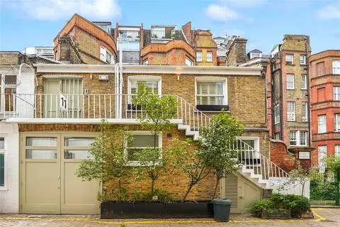 3 bedroom mews to rent – pohled 3