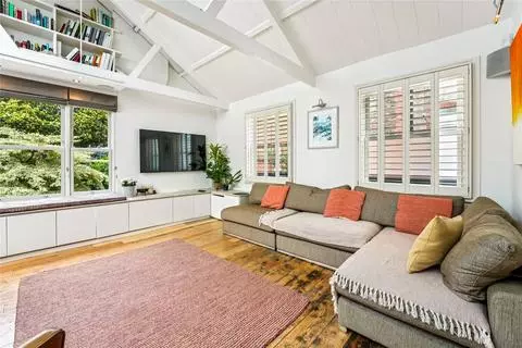 3 bedroom mews to rent – pohled 4
