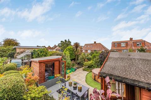 4 bedroom semi-detached house for sale, Woodfield Avenue, Portsmouth PO6