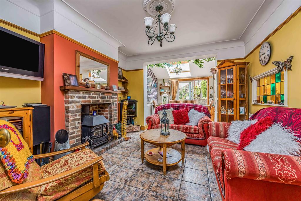 59 Woodfield Avenue, Drayton-Small-Portico Marketin