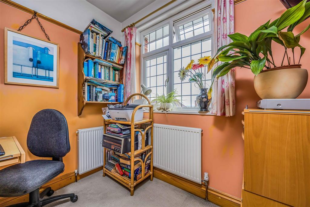 59 Woodfield Avenue, Drayton-Small-Portico Marketin