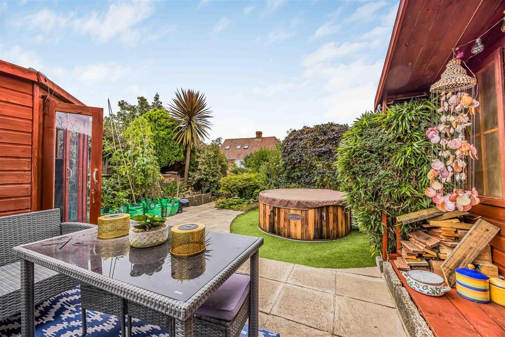 59 Woodfield Avenue, Drayton-Small-Portico Marketin