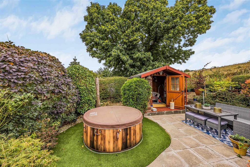 59 Woodfield Avenue, Drayton-Small-Portico Marketin