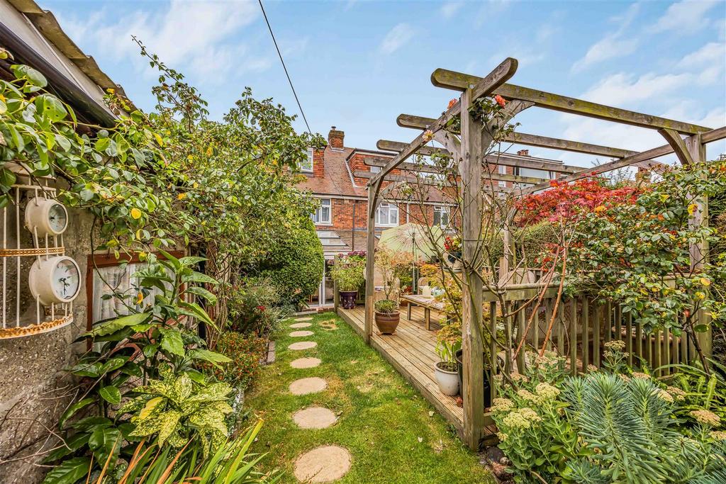 59 Woodfield Avenue, Drayton-Small-Portico Marketin