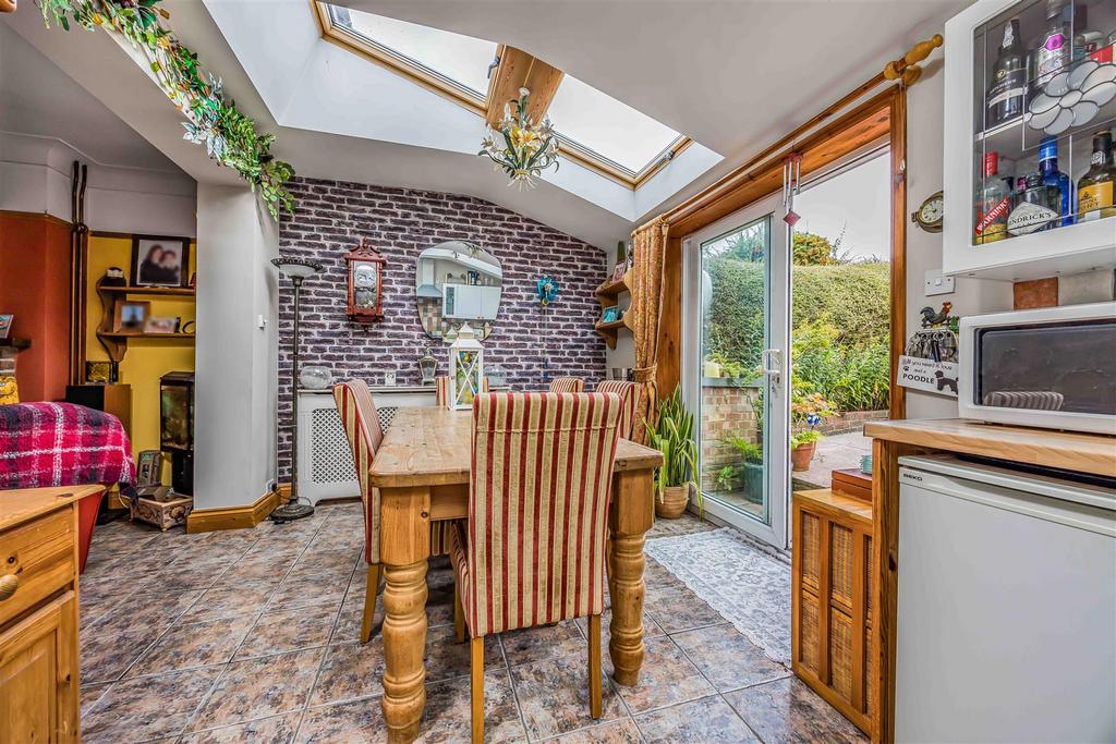 59 Woodfield Avenue, Drayton-Small-Portico Marketin