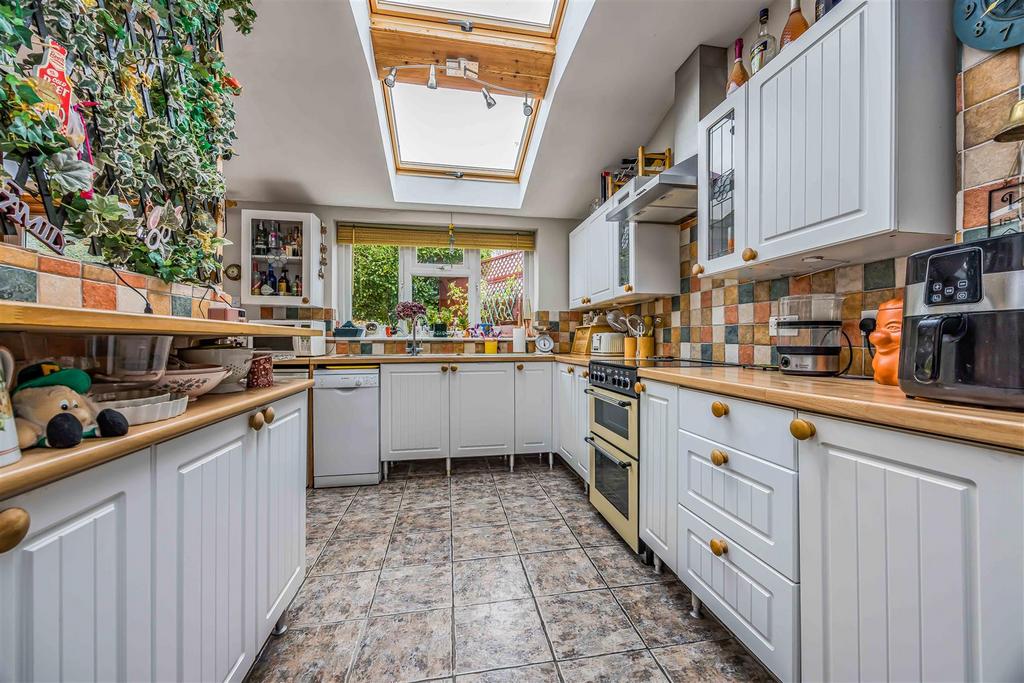 59 Woodfield Avenue, Drayton-Small-Portico Marketin