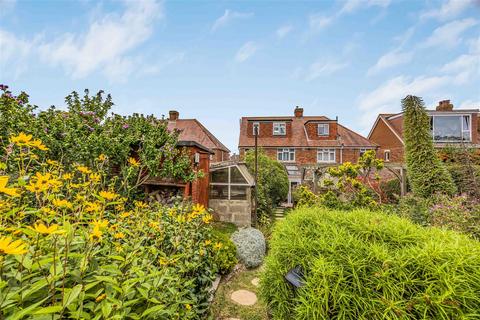 4 bedroom semi-detached house for sale, Woodfield Avenue, Portsmouth PO6