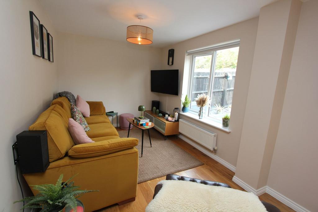Lounge/Dining Room