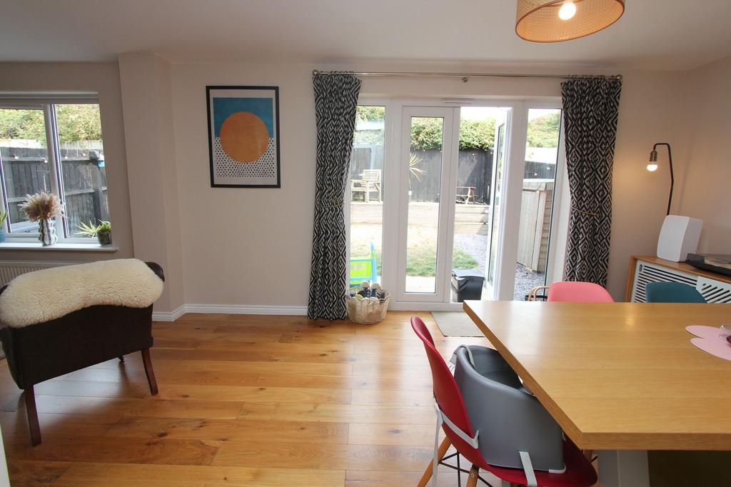 Lounge/Dining Room