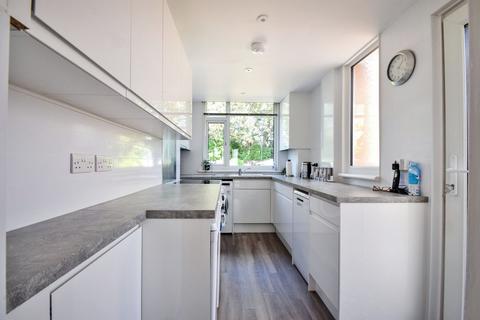3 bedroom semi-detached house for sale, Valley View Road, Rochester, ME1