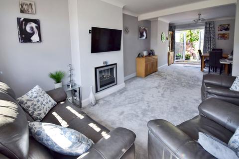 3 bedroom semi-detached house for sale, Valley View Road, Rochester, ME1