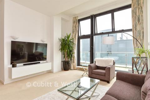 2 bedroom ground floor flat for sale, Longridge Avenue, Brighton, East Sussex