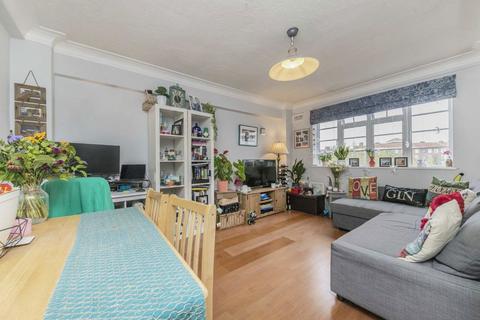 1 bedroom flat for sale, Streatham High Road, London SW16