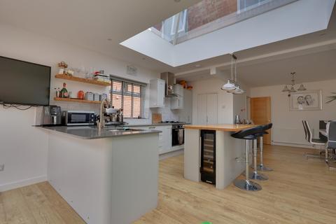 3 bedroom end of terrace house for sale, Invergordon Avenue, Drayton, Portsmouth