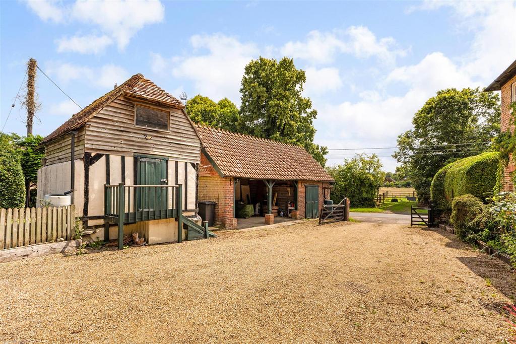 Barn Garage Store