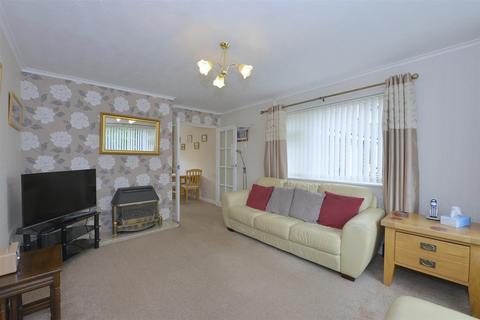 3 bedroom semi-detached house for sale, Boscobel Drive, Heath Farm, Shrewsbury
