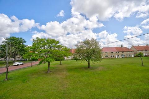 67 Broadpool Green, Whickham, Newcastle Upon Tyne, NE16 4RJ