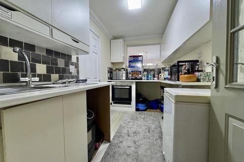 5 bedroom semi-detached house for sale, Crown Way, Southminster