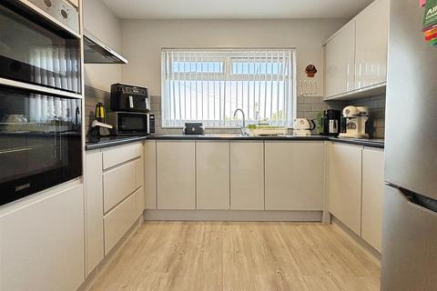 34 Queens Rise, Bradford, BD2 4BS