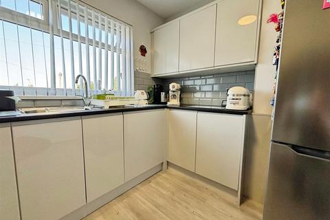 34 Queens Rise, Bradford, BD2 4BS