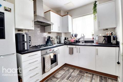 1 bedroom flat for sale, Ingrebourne Avenue, Harold Hill