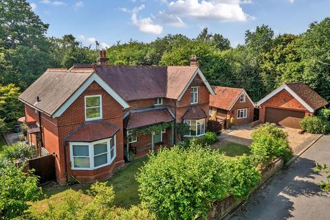 undefined, Farnham Road, Liss, GU33