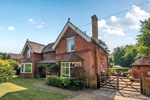 undefined, Farnham Road, Liss, GU33