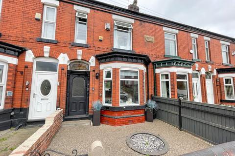 3 bedroom terraced house for sale, Stockport Road West, Bredbury