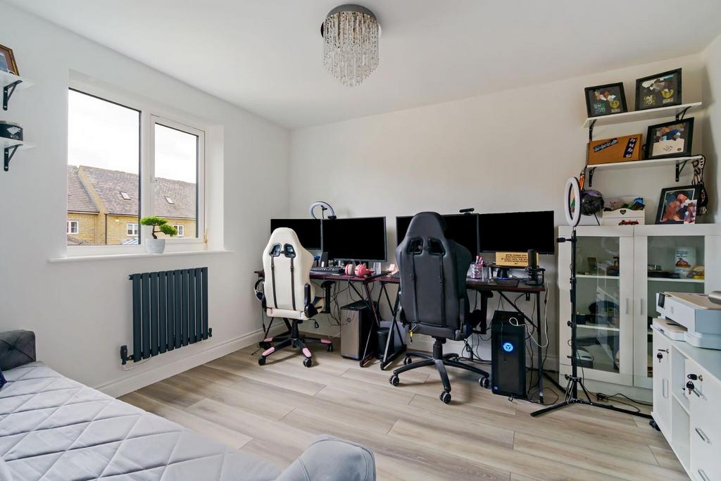 87787 6 Cairn Avenue Guiseley  (19) low.jpg