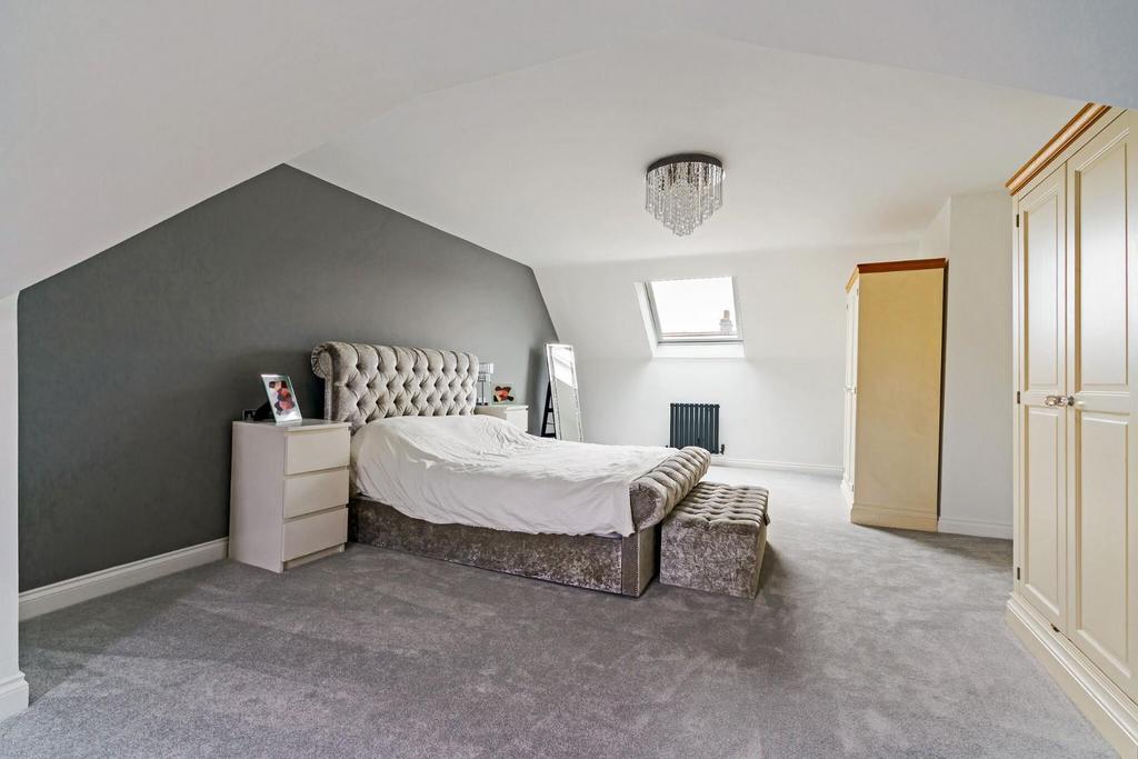 87787 6 Cairn Avenue Guiseley  (25) low.jpg