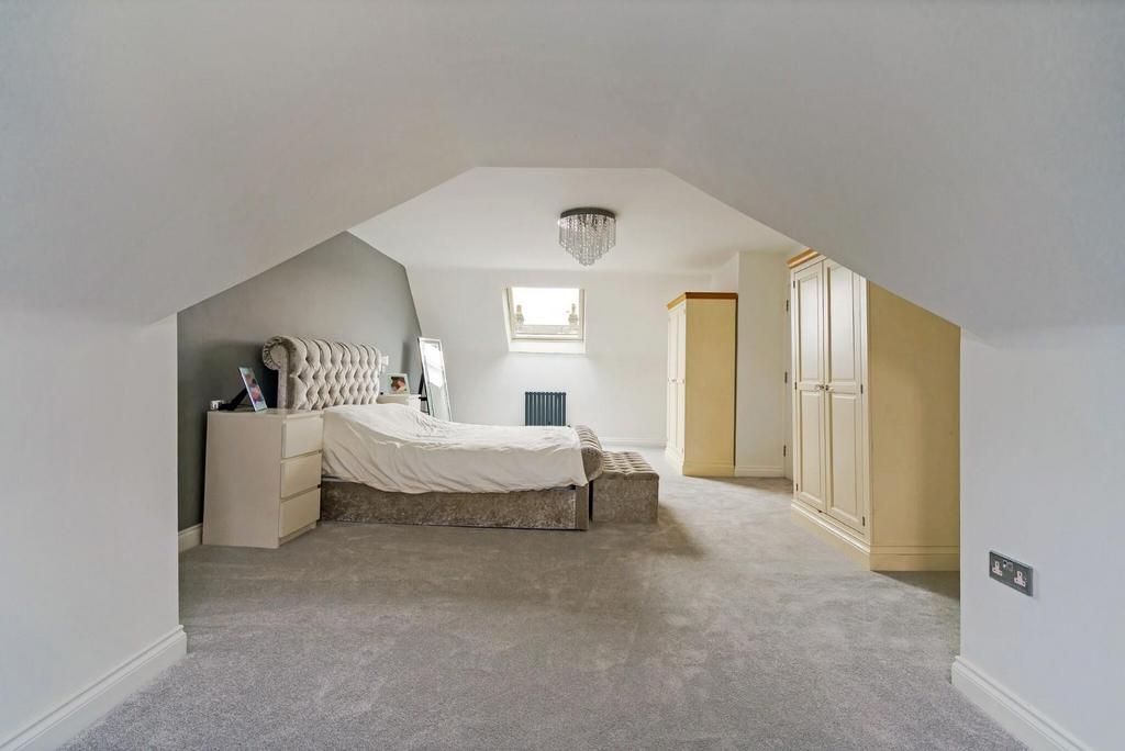 87787 6 Cairn Avenue Guiseley  (26) low.jpg