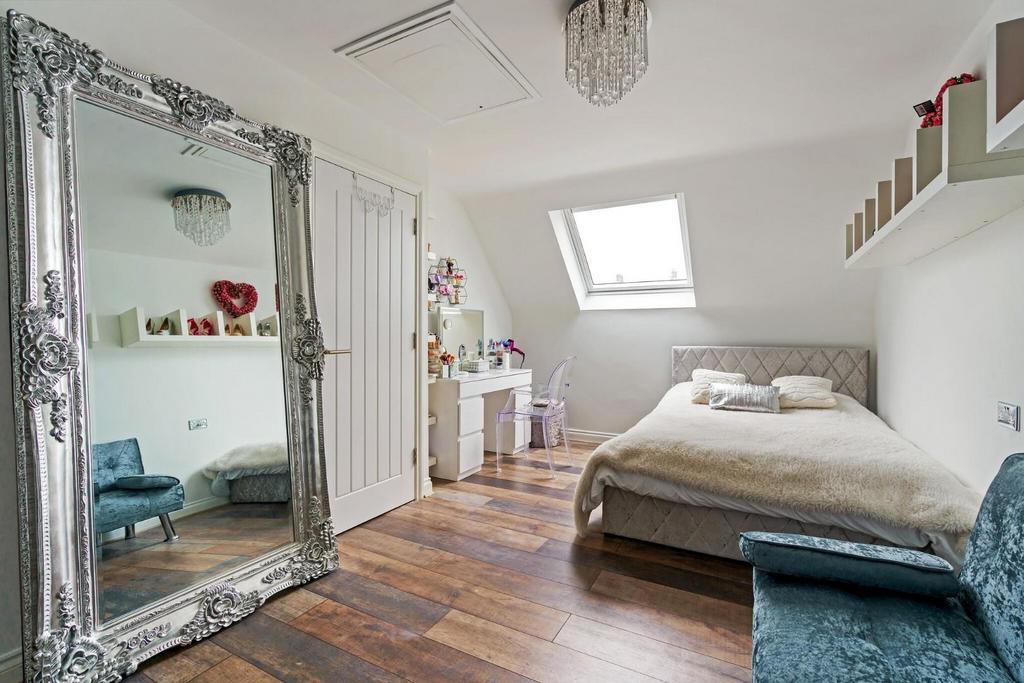 87787 6 Cairn Avenue Guiseley  (27) low.jpg