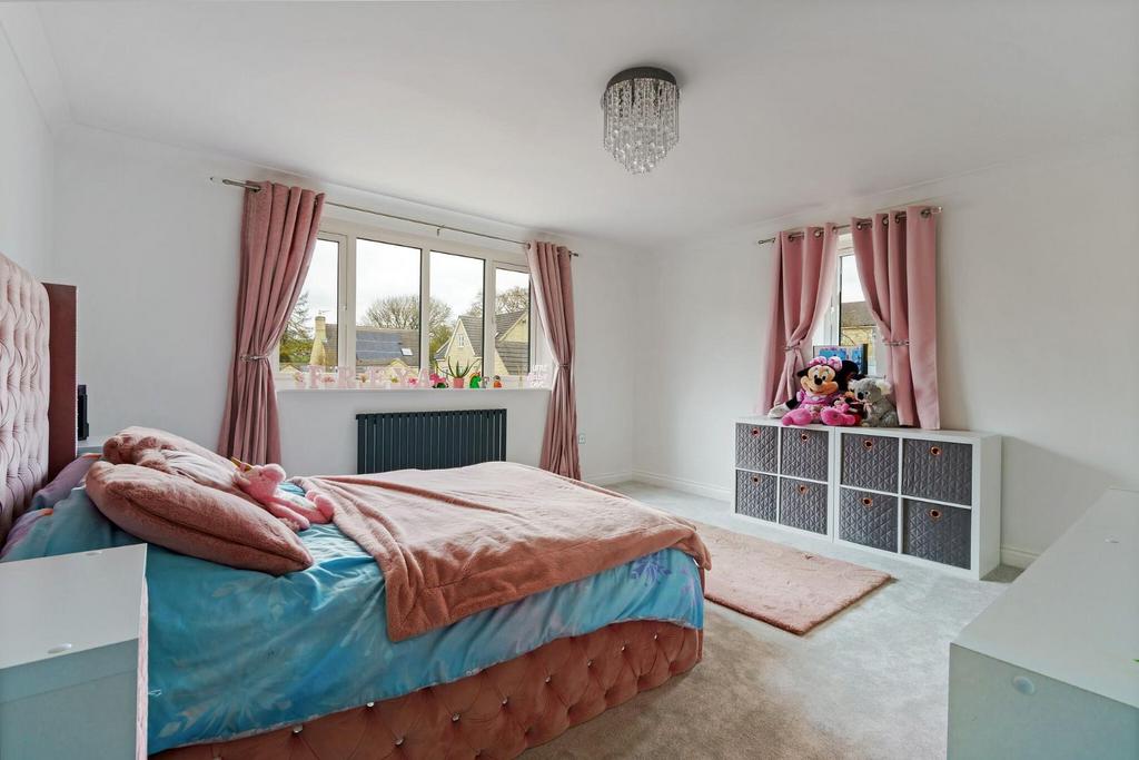 87787 6 Cairn Avenue Guiseley  (30) low.jpg