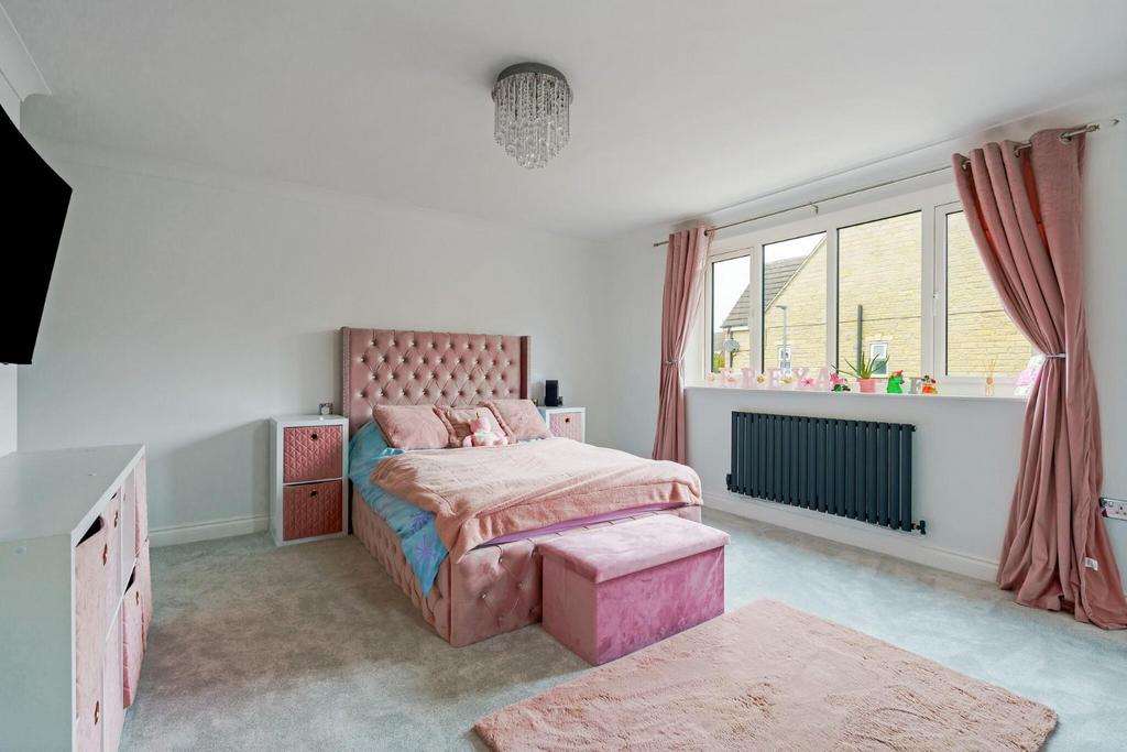 87787 6 Cairn Avenue Guiseley  (31) low.jpg