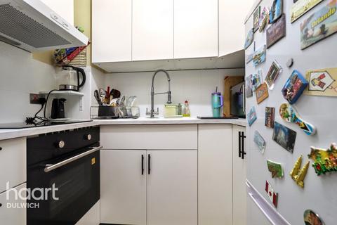 1 bedroom retirement property for sale, Cedar Close, London
