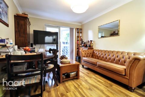 undefined, Cedar Close, London