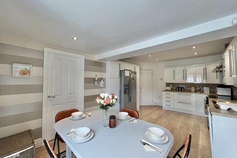 5 bedroom semi-detached house for sale, Arundel Avenue, Bispham FY2