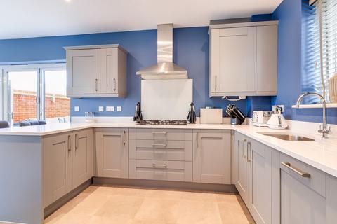 4 bedroom detached house for sale, Greenfield Way, Peterborough PE7