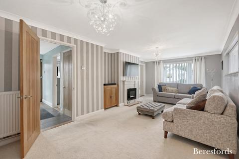 3 bedroom bungalow for sale, Parkwood Avenue, Wivenhoe, CO7