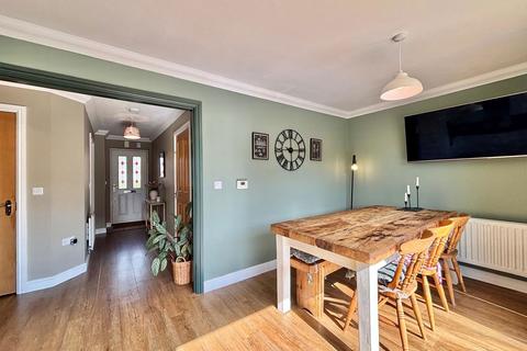 25 Charlton Way, Kingstown, Carlisle, CA6 4EU