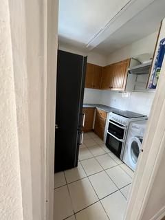 3 bedroom terraced house to rent, Barking , IG11