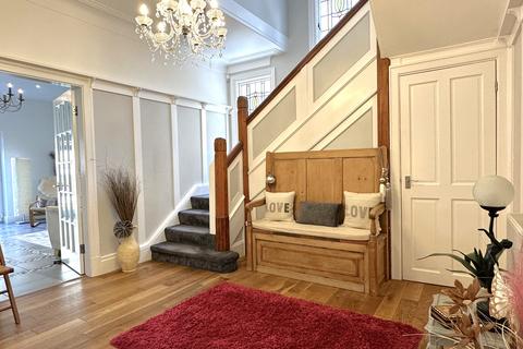 4 bedroom detached house for sale, Gloddaeth Avenue, Llandudno LL30