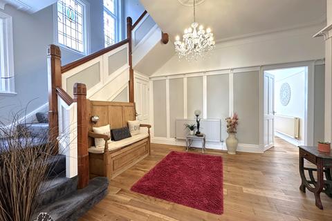 4 bedroom detached house for sale, Gloddaeth Avenue, Llandudno LL30